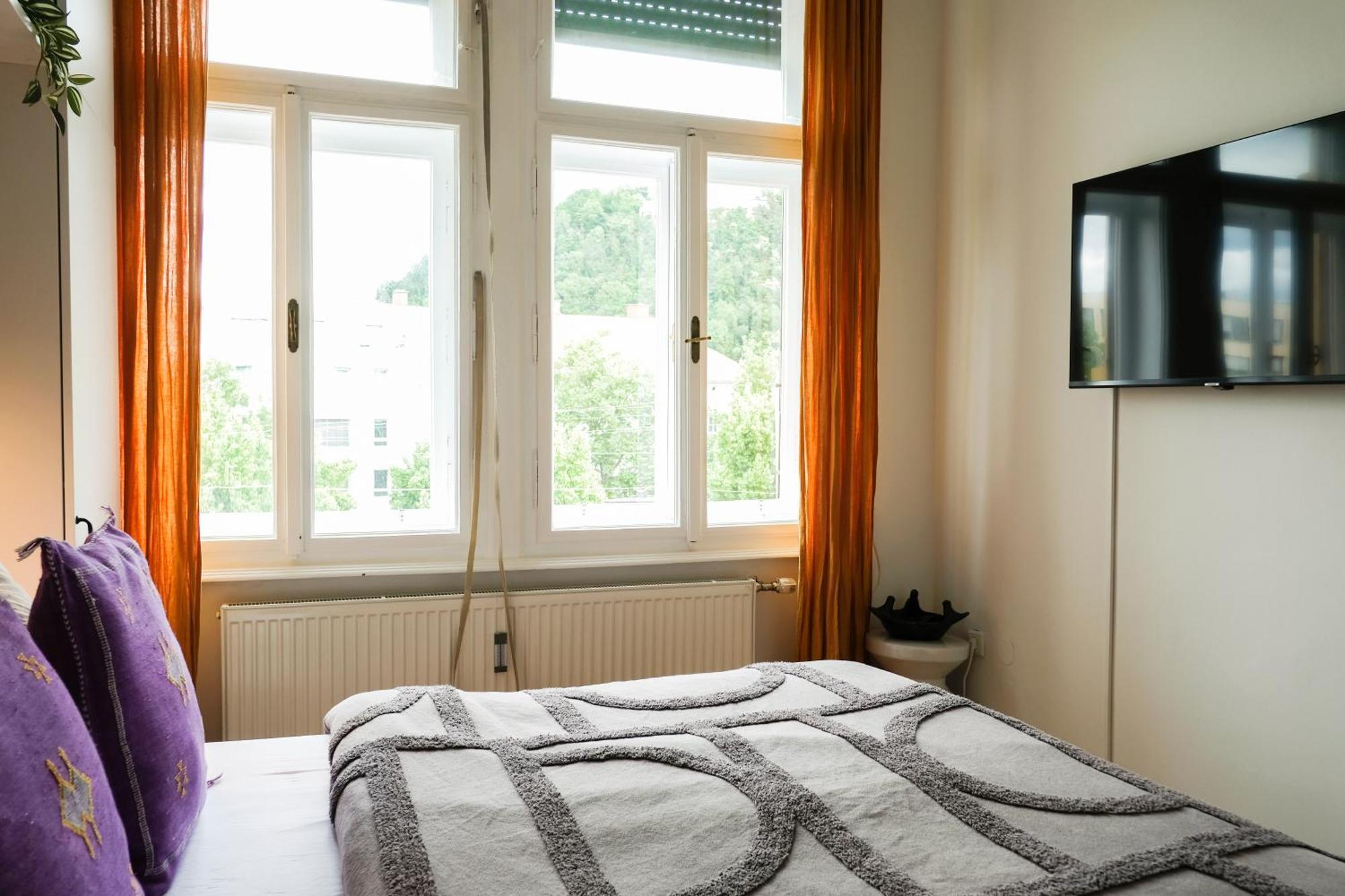 Stilvolles Apartment Im Zentrum - Free Parking Graz Exterior photo